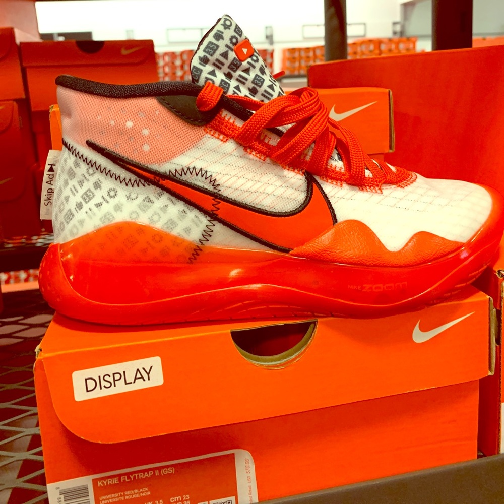 Men’s/big boys NEWEST KD’s size 4